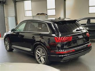 2017 Audi Q7 - Thumbnail
