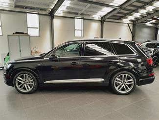 2017 Audi Q7 - Thumbnail