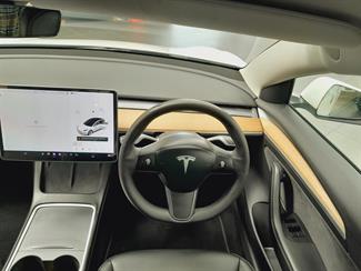 2021 Tesla Model 3 - Thumbnail