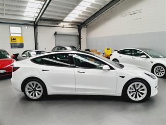 2021 Tesla Model 3 - Thumbnail