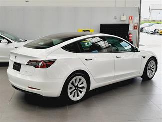2021 Tesla Model 3 - Thumbnail