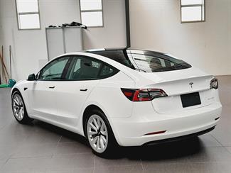 2021 Tesla Model 3 - Thumbnail
