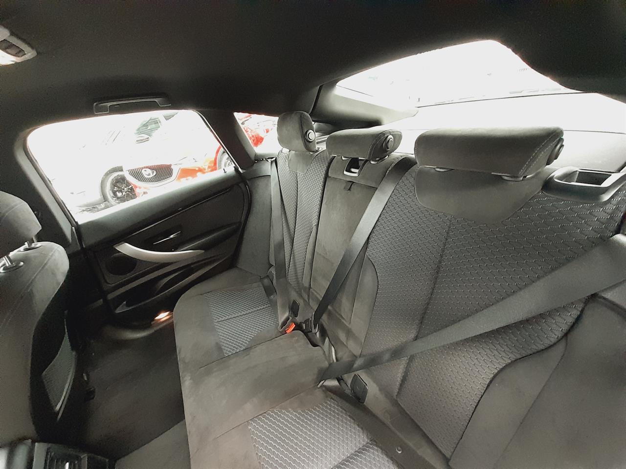 2016 BMW 320i