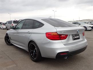 2016 BMW 320i - Thumbnail