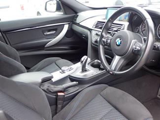 2016 BMW 320i - Thumbnail