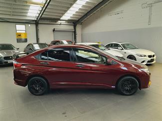 2015 Honda Grace - Thumbnail