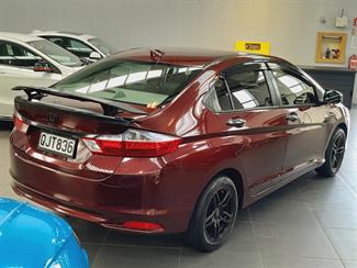 2015 Honda Grace - Thumbnail