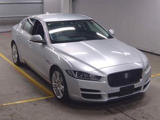 2018 Jaguar XE - Thumbnail