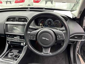 2018 Jaguar XE - Thumbnail