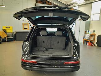 2016 Audi Q7 - Thumbnail