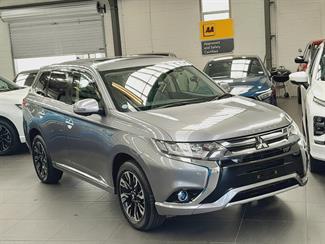 2018 Mitsubishi Outlander - Thumbnail