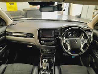 2018 Mitsubishi Outlander - Thumbnail