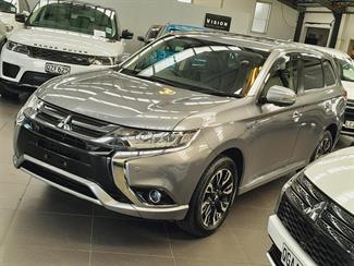2018 Mitsubishi Outlander - Thumbnail