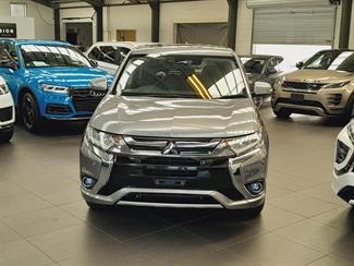 2018 Mitsubishi Outlander - Thumbnail