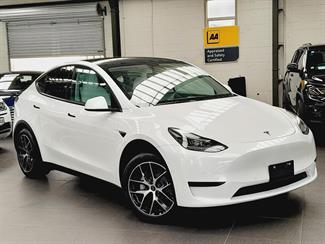 2022 Tesla Model Y - Thumbnail