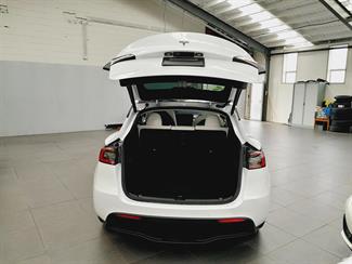 2022 Tesla Model Y - Thumbnail