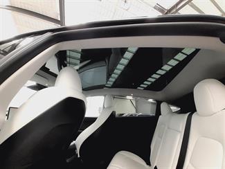 2022 Tesla Model Y - Thumbnail