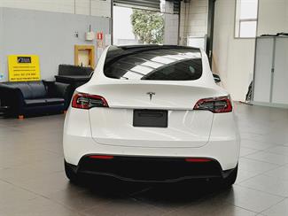 2022 Tesla Model Y - Thumbnail