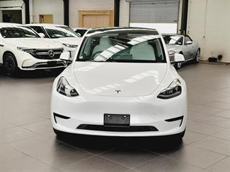 2022 Tesla Model Y - Thumbnail
