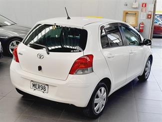 2010 Toyota Vitz - Thumbnail