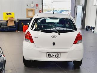 2010 Toyota Vitz - Thumbnail