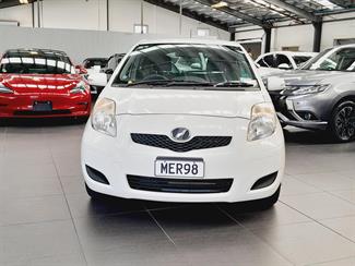 2010 Toyota Vitz - Thumbnail