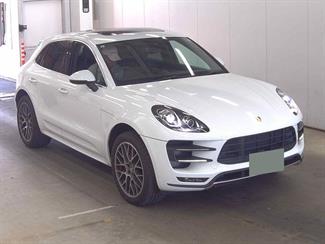 2015 Porsche Macan - Thumbnail