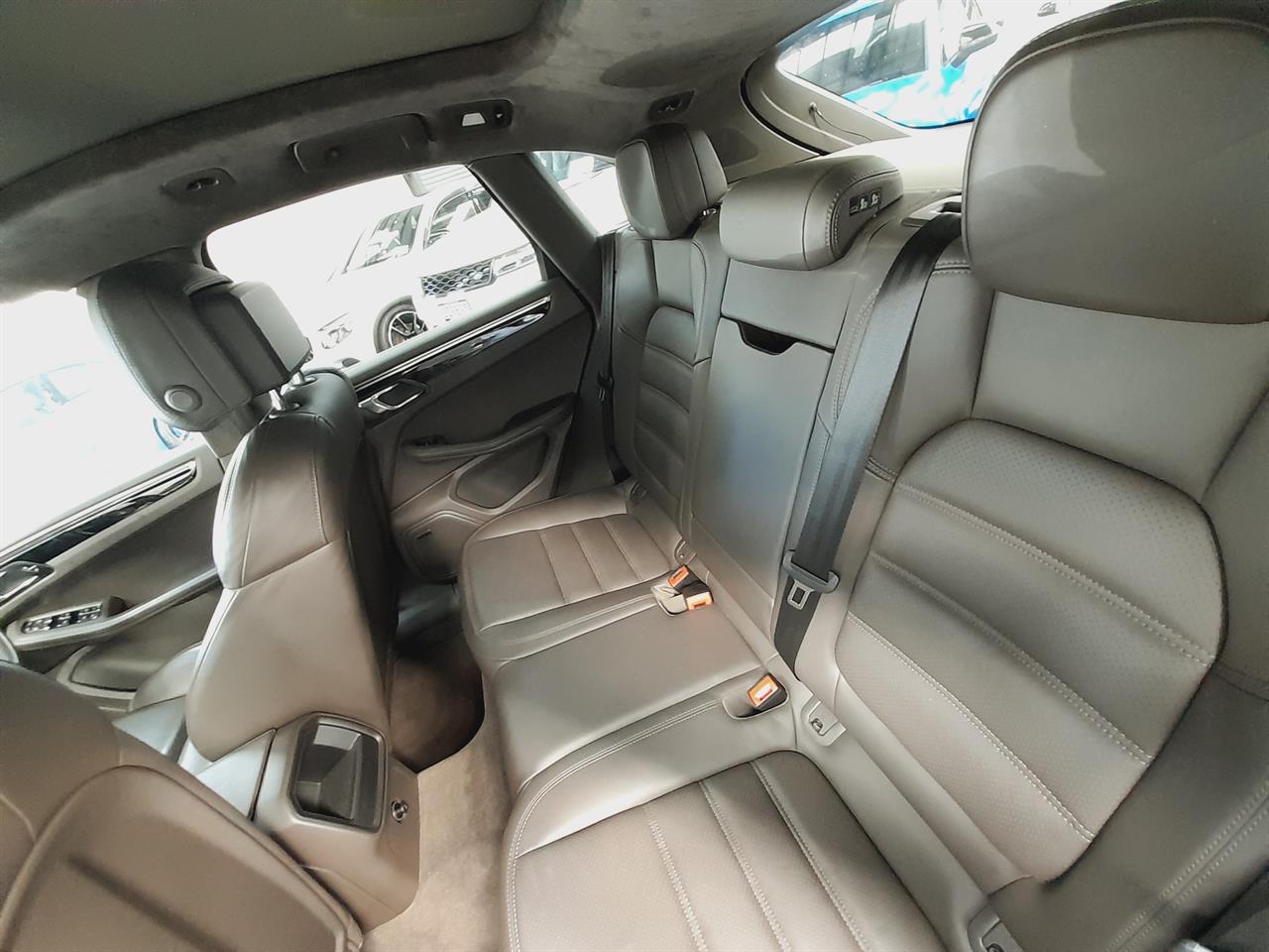 2015 Porsche Macan
