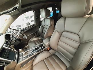 2015 Porsche Macan - Thumbnail