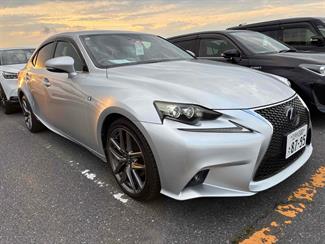 2014 Lexus IS 300h - Thumbnail