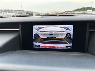 2014 Lexus IS 300h - Thumbnail