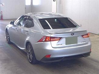 2014 Lexus IS 300h - Thumbnail