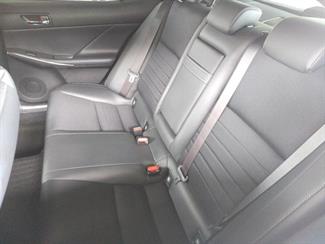 2014 Lexus IS 300h - Thumbnail