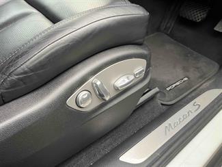 2017 Porsche Macan - Thumbnail