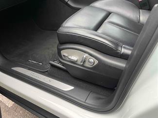 2017 Porsche Macan - Thumbnail
