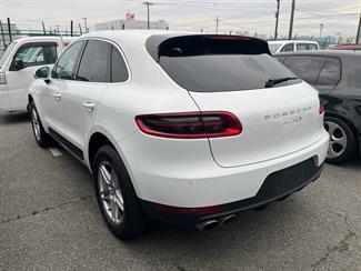 2017 Porsche Macan - Thumbnail