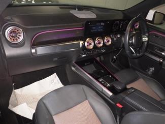 2022 Mercedes-Benz EQB - Thumbnail