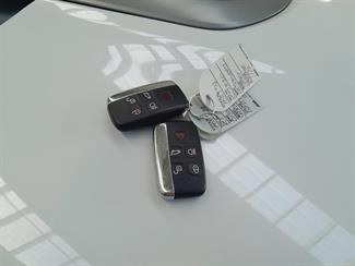 2017 Land Rover Discovery Sport - Thumbnail