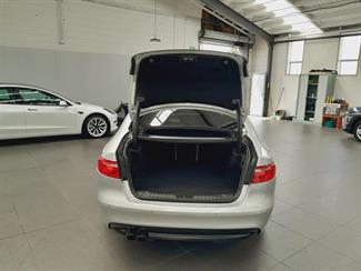 2021 Jaguar XF - Thumbnail