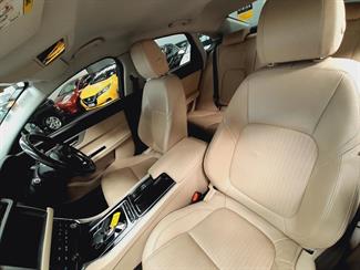 2021 Jaguar XF - Thumbnail