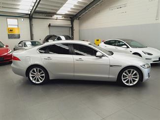 2021 Jaguar XF - Thumbnail