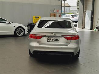 2021 Jaguar XF - Thumbnail