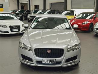 2021 Jaguar XF - Thumbnail