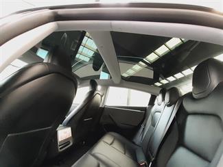 2025 Tesla Model 3 - Thumbnail