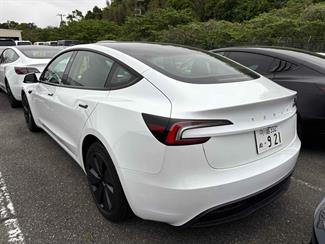 2025 Tesla Model 3 - Thumbnail