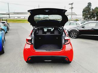 2020 Toyota Yaris - Thumbnail