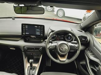 2020 Toyota Yaris - Thumbnail
