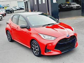 2020 Toyota Yaris - Thumbnail
