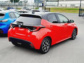 2020 Toyota Yaris - Thumbnail