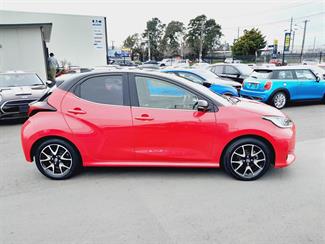 2020 Toyota Yaris - Thumbnail